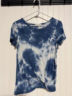 Caution to the Wind Blue Tie-Dye Short Sleeve Top with Front Twist Detail Small